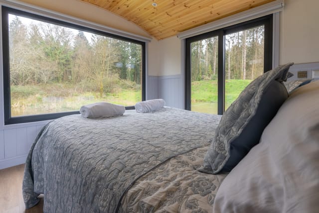Bedroom with views to the meadow