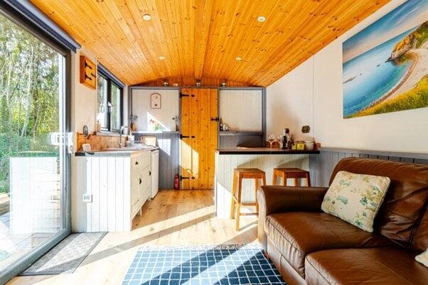 Hut kitchen and dining area