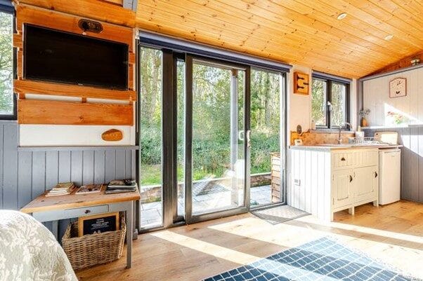Hut TV and sliding doors